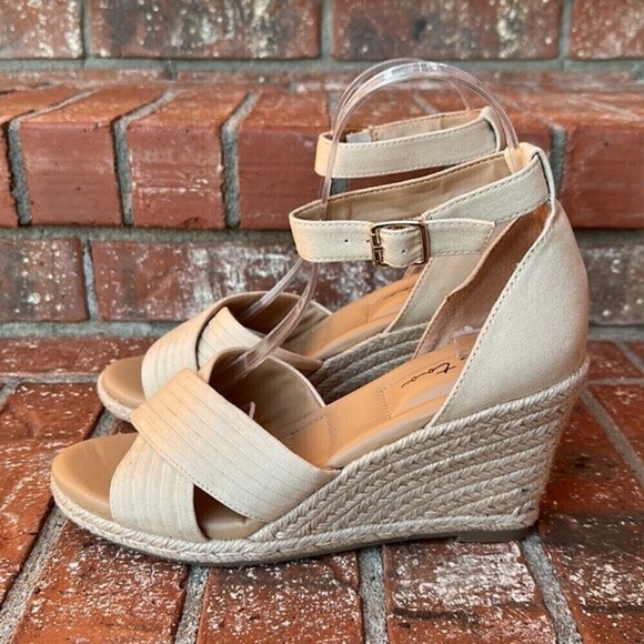 Me Too Bellini in Natural Wedge Sandals Women's Size 9 - Picture 3 of 7